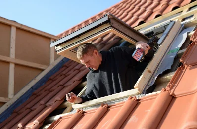 Pose de fenêtres de toit Velux à Montournais